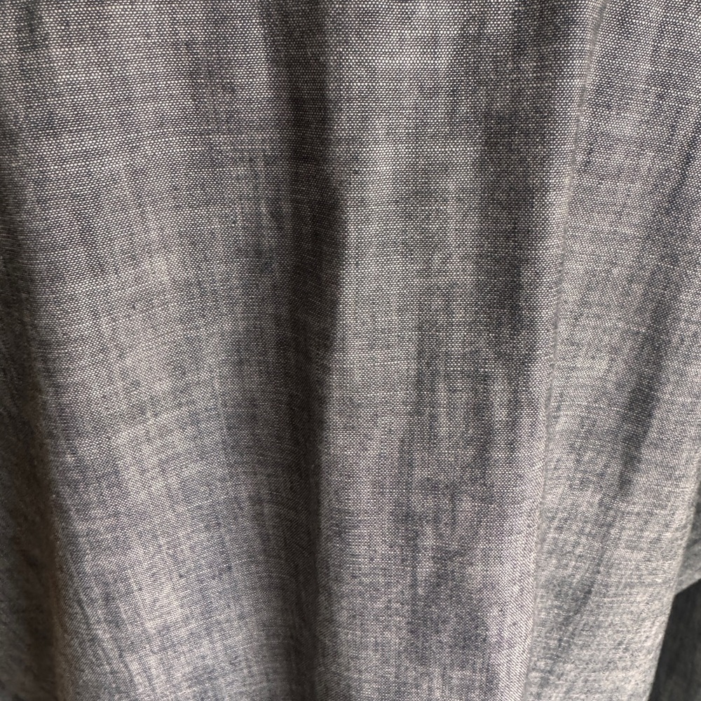 Old Navy women's Chambray Button-Down Shirt – Size L - Picture 4 of 5